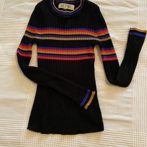 ❤️EUC Black and stripe ribbed sweater size small